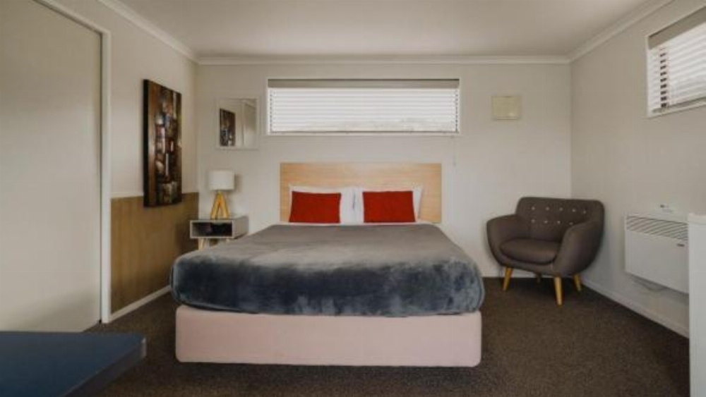 Lakes Edge Holiday Park